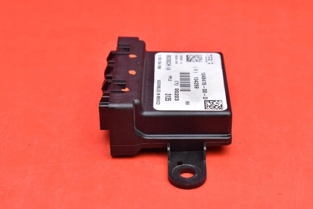 Блок управления модуль парковки pdc 1048476-00-d tesla model x 90d 15-21 в Украине