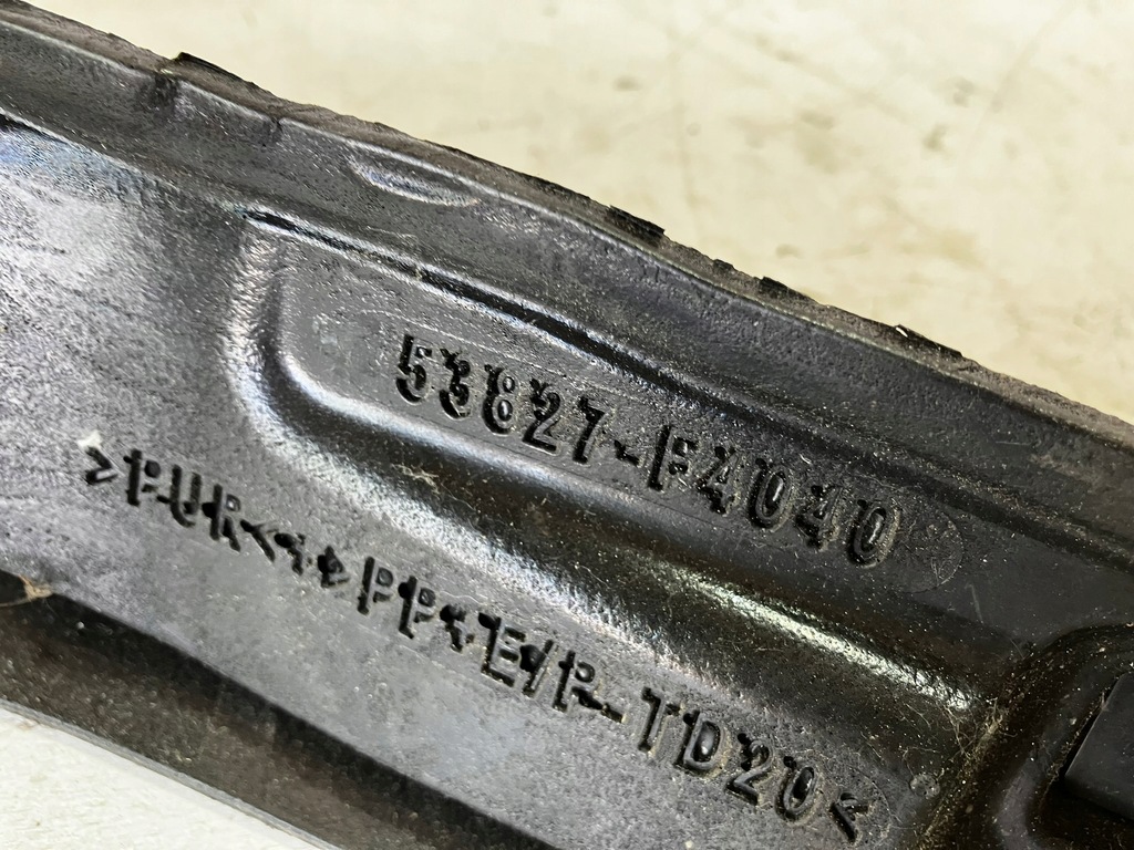 фото №10, Chr c-hr lift вкладка шумоизоляция крыла правое