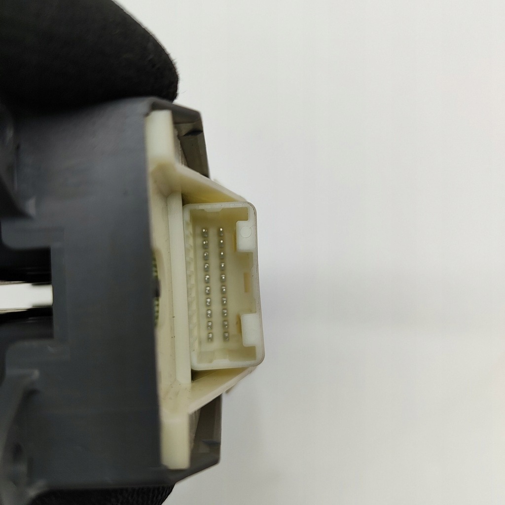 фото №7, Toyota auris 150 2006 перед сторона ліва кнопки вікон