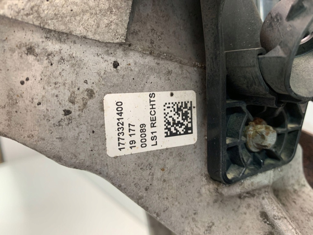 Mercedes a35 amg w177 поворотний кулак права важіль a1773321400 Київ