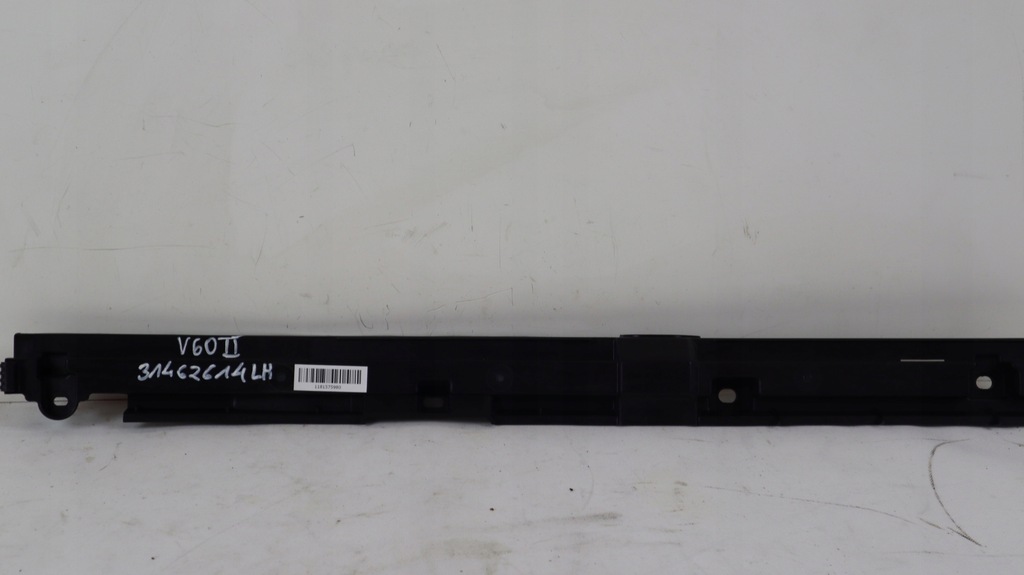 фото №7, Volvo v60 ii молдинг багажника ліва 31462614