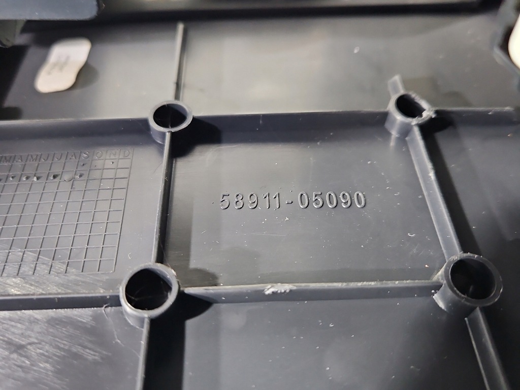 фото №10, Подлокотник туннель toyota avensis iii t27