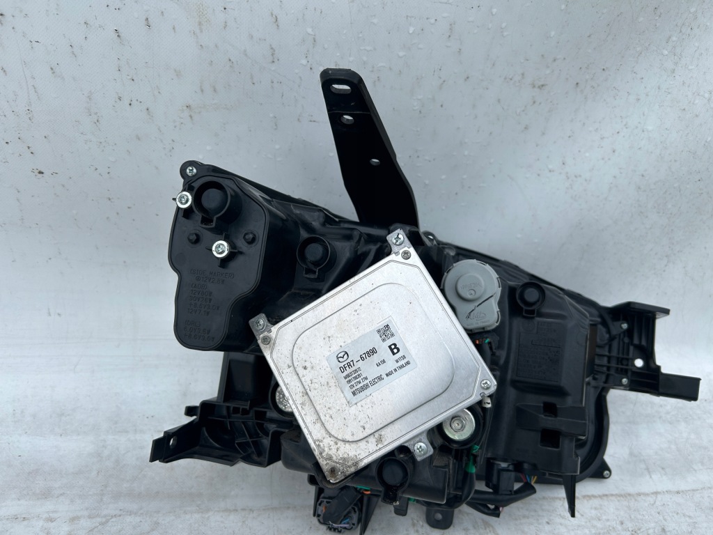 Mazda cx-30 фара левая full led dfr7-51040 оригинал европа Оригинал