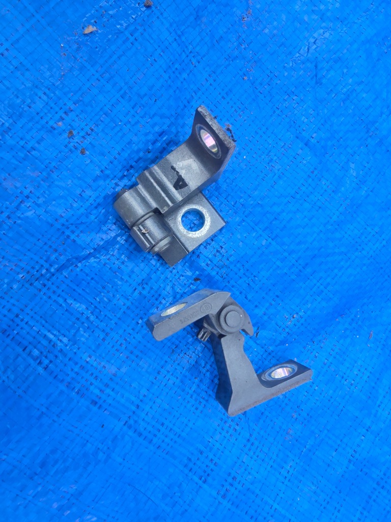 фото №1, Vw passat b8 17r петля дверь левый перед 2szt комплект