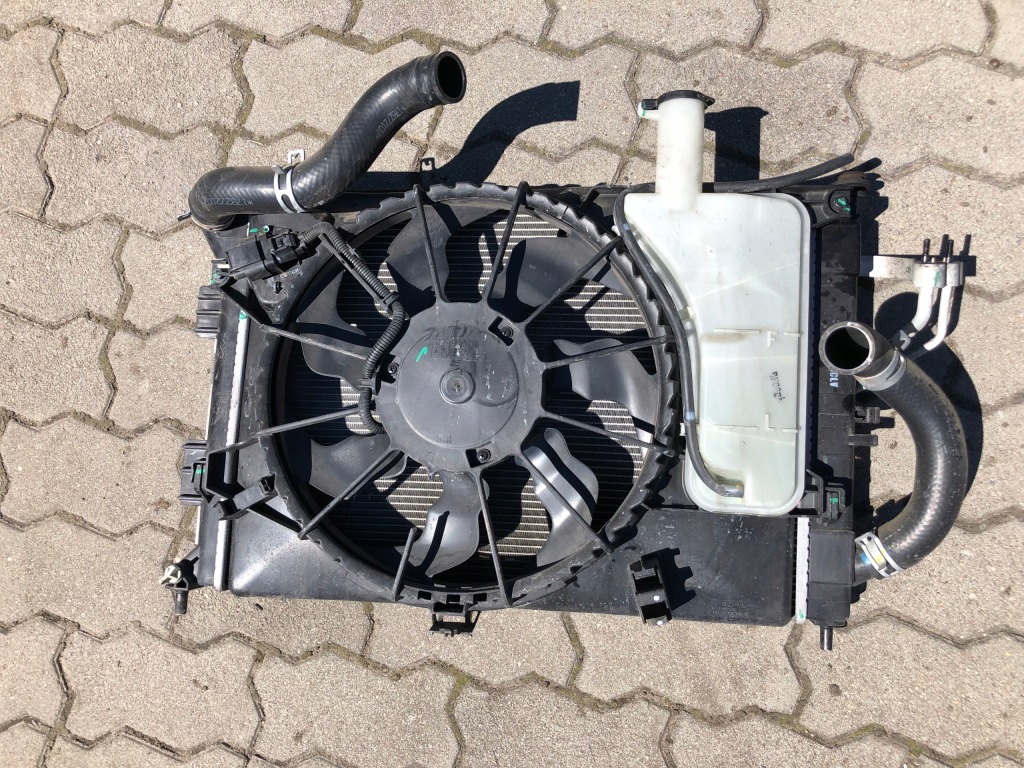 фото №1, Hyundai i30 ii lift 1.6 gdi радиатор pas