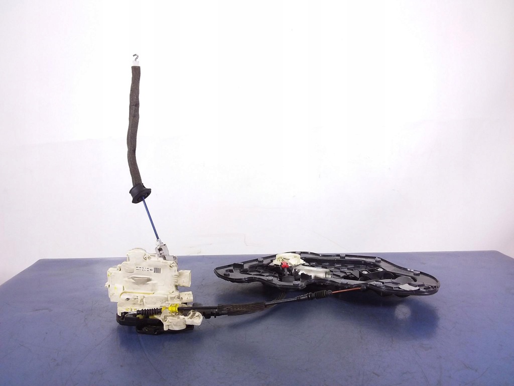 фото №1, Audi a8 d4 замок доводчик двері задня правий