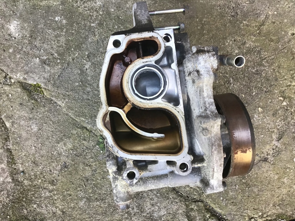 фото №2, Honda civic type r fn2 2.0 k20z4 насос водяная.