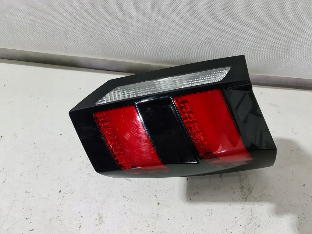 фото №1, Лампа peugeot 5008 ii led do кришки 9811027880