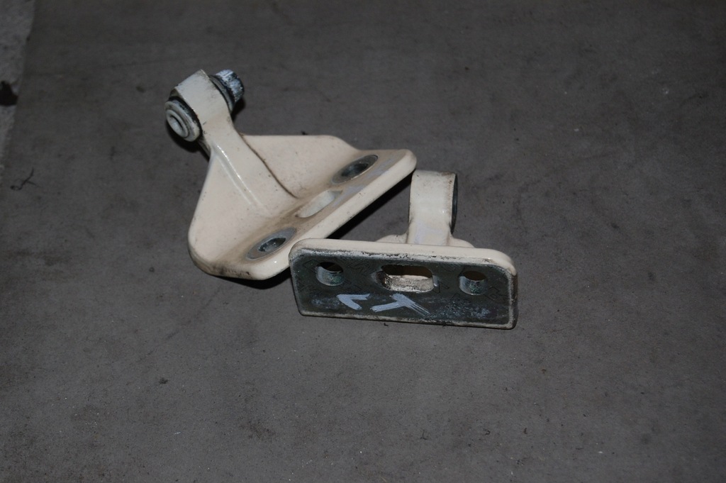 фото №1, Mercedes e w211 петли дверь левый задняя kpl