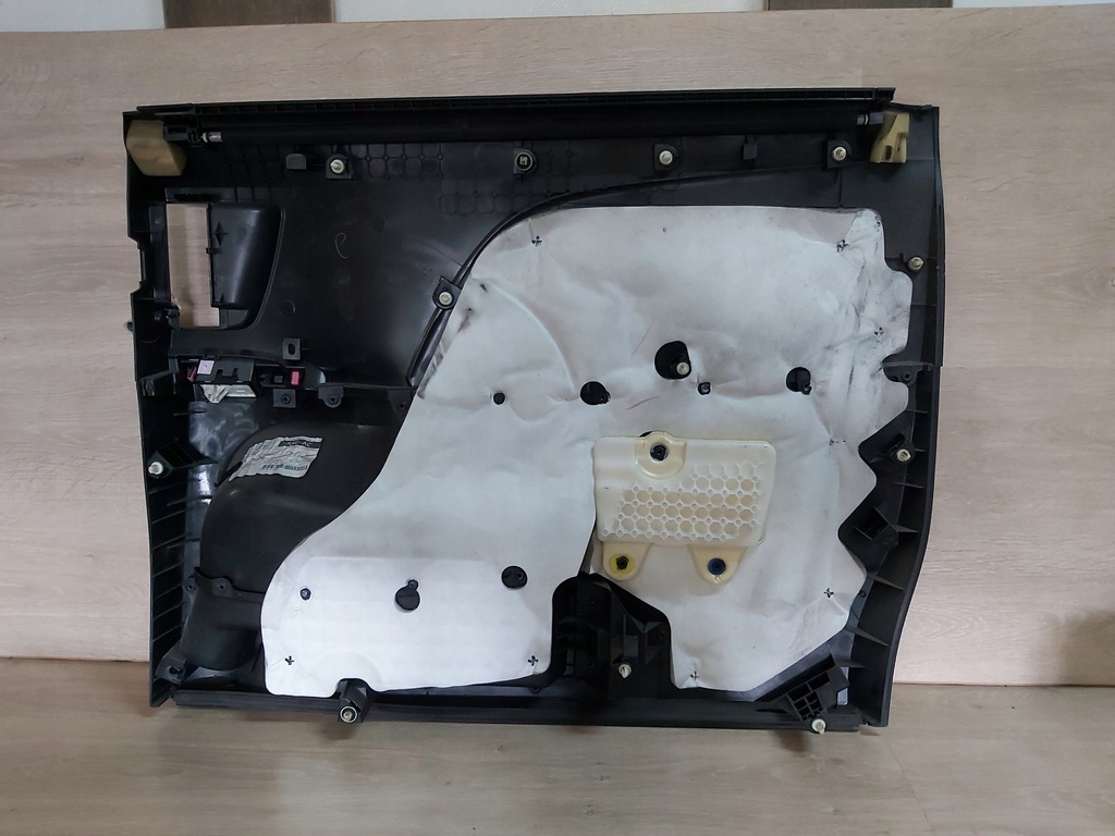 фото №15, Toyota sienna обшивка дверь левый задняя обивка czarna