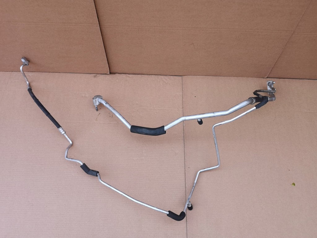 Opel insignia a рестайлінг  13-17 трубка шланг кондиціонера 2.0 cdti Оригінал