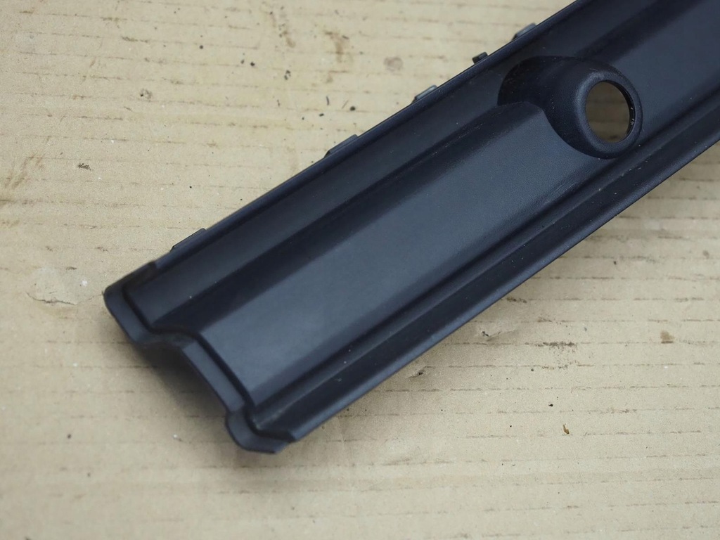 фото №10, Audi rs q3 83f 83f807837 решётка средняя задняя pdc