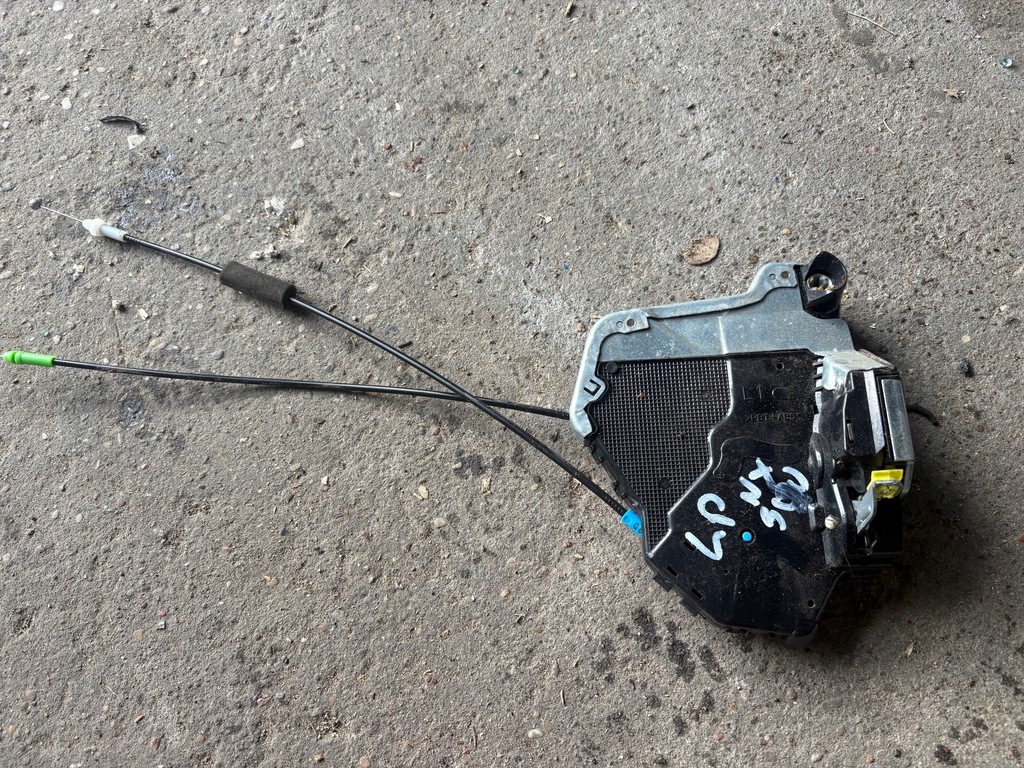 фото №1, Lexus nx300 замок дверь левая передние