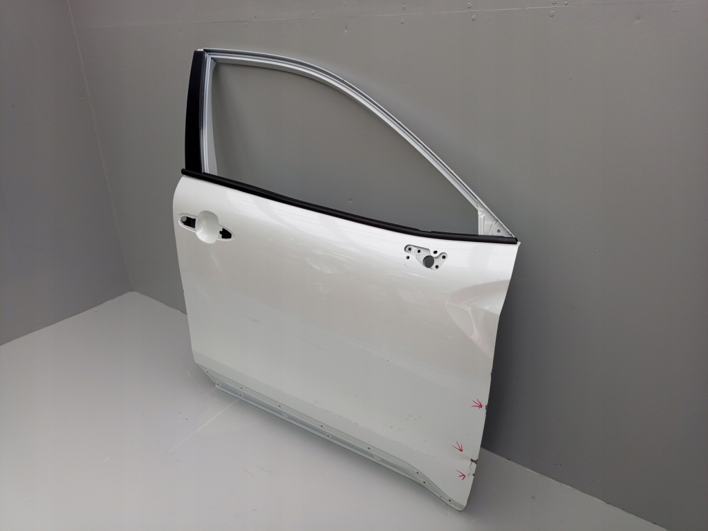 фото №3, Toyota corolla cross дверь правое передние =