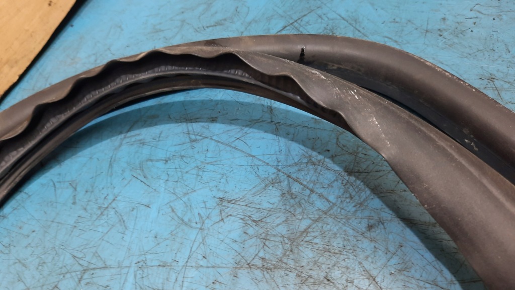 фото №5, Прокладка двері лівий задня volvo v60 10-18r