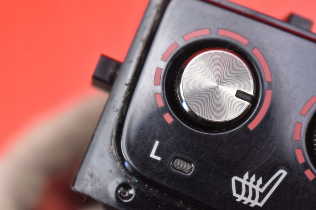 фото №12, Выключатель кнопки подогрев сидений toyota avalon xx40 15-18