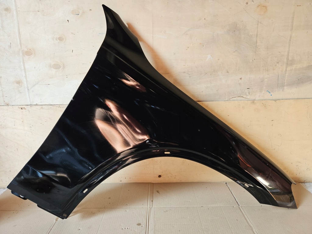 Купити Крило перед передній правий mercedes w253 glc