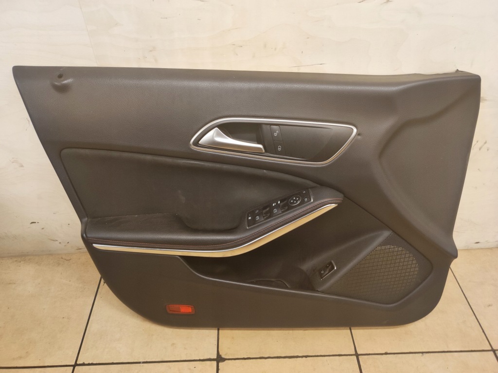 фото №9, Салон сидіння заднє сидіння cla w117 набір amg sedan