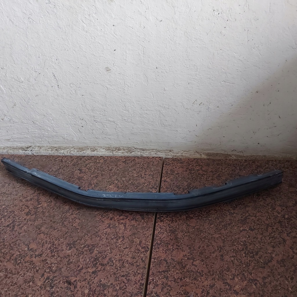 Купити Прокладка жабо капота bmw f30 f31 f20
