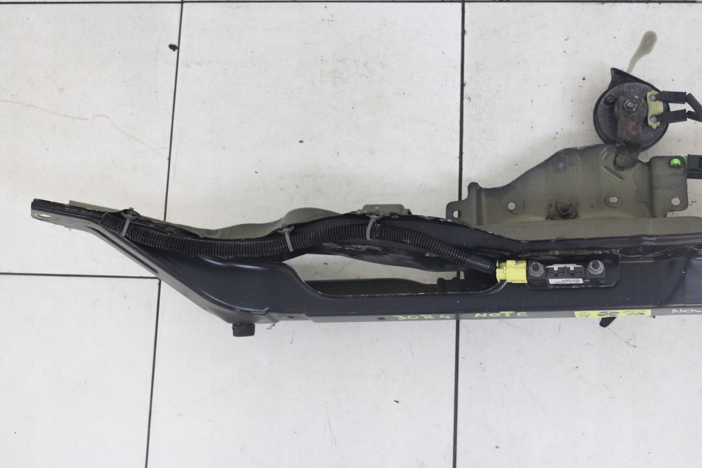 фото №5, Pas передний верхний усилитель замок nissan note e11 2006r-