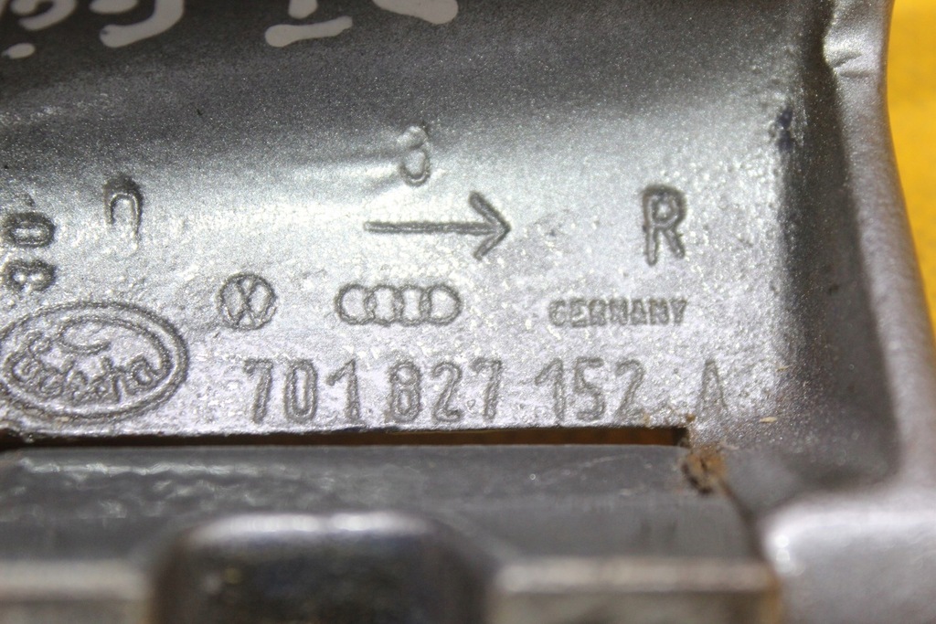 фото №6, Замок двері правий задня góra стулка vw transporter t4 701827152a