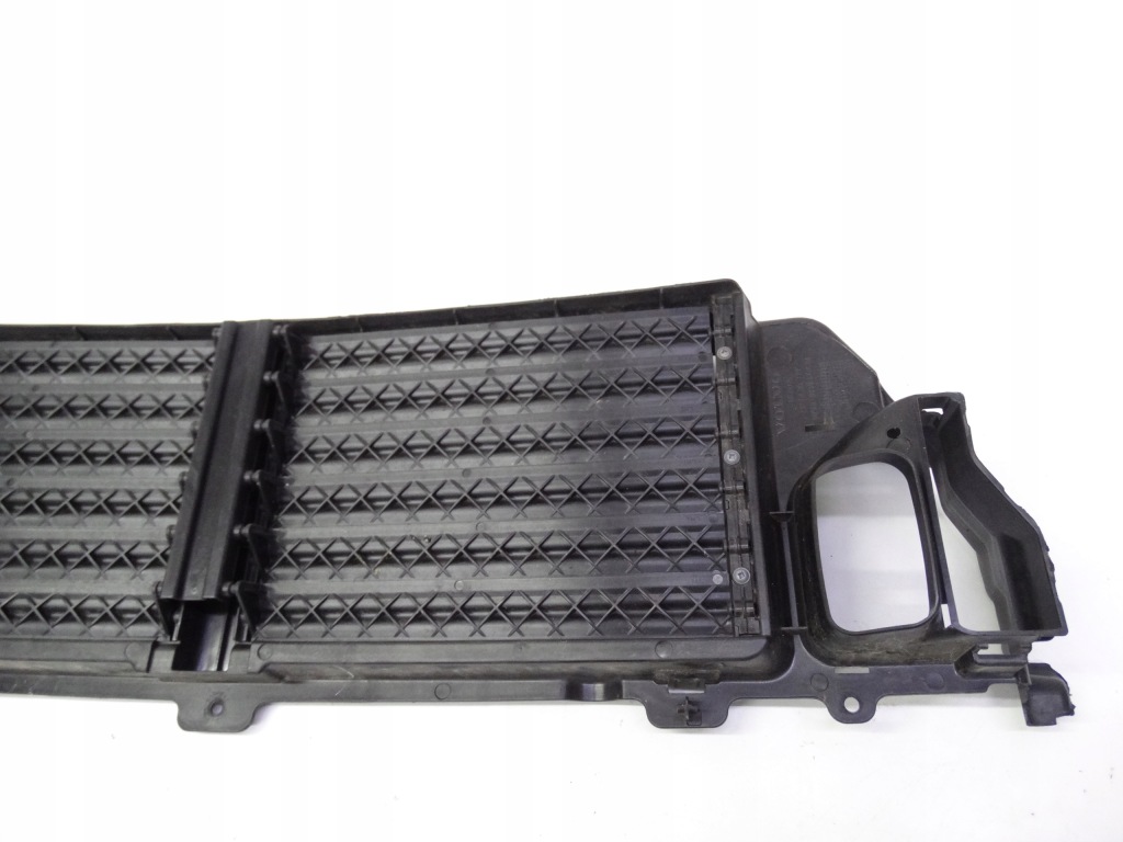 Volvo xc90 ii 2015+ шторка воздуховод воздуха жалюзи нижняя 31455461 Киев