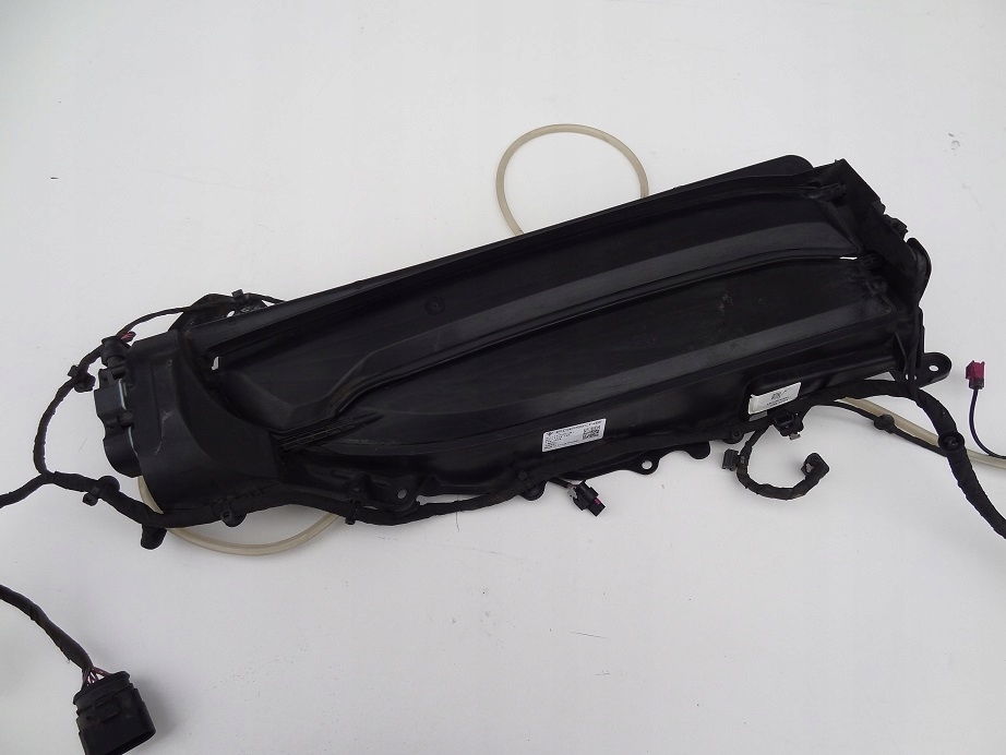 фото №12, Права повітропровід повітря жалюзі шторка електропроводка porsche taycan