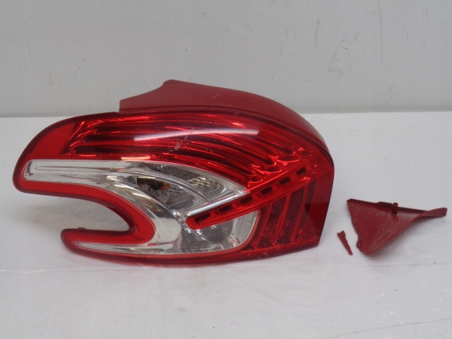 фото №1, Peugeot 208 лампа левая задняя задняя