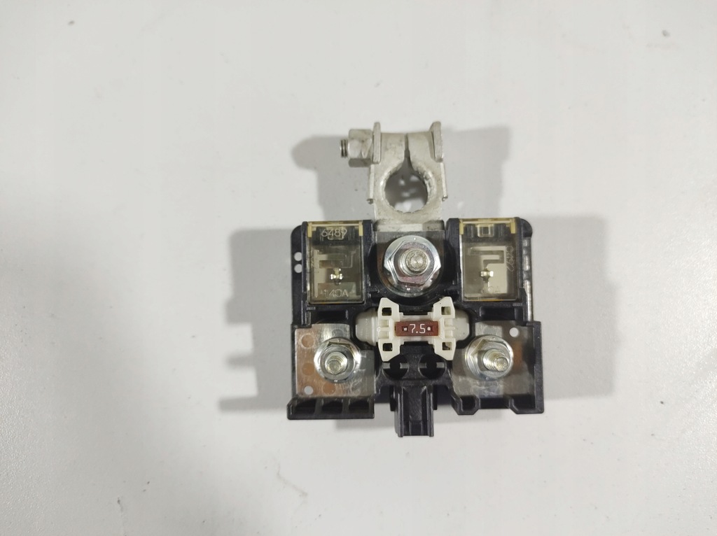 фото №4, Lexus is300h 13r клемма минусовая