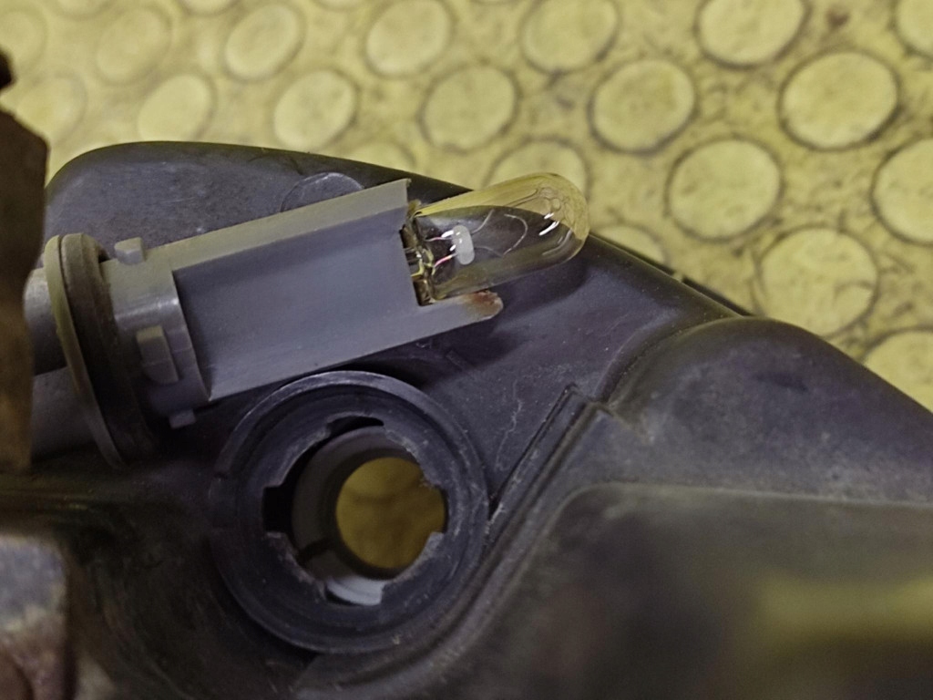 Kia carens 2 фара фара правий перед Київ