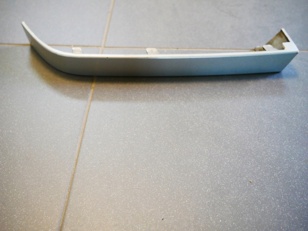 фото №1, Bmw e46 compact права задня молдинг pod фара задня правий 7020080