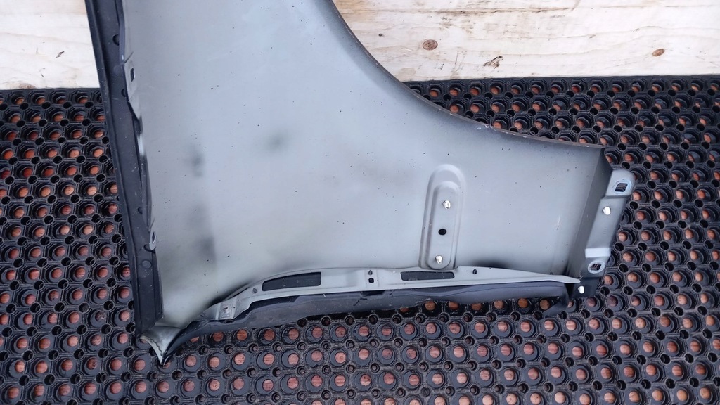 фото №10, Mercedes w203 lift sedan крыло перед левый 197