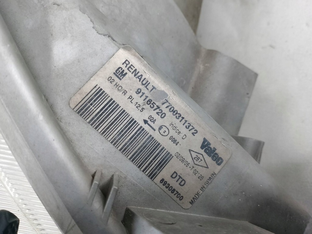 Лампа перед права renault trafic 2 7700311372 91165720 89308700 в Україні