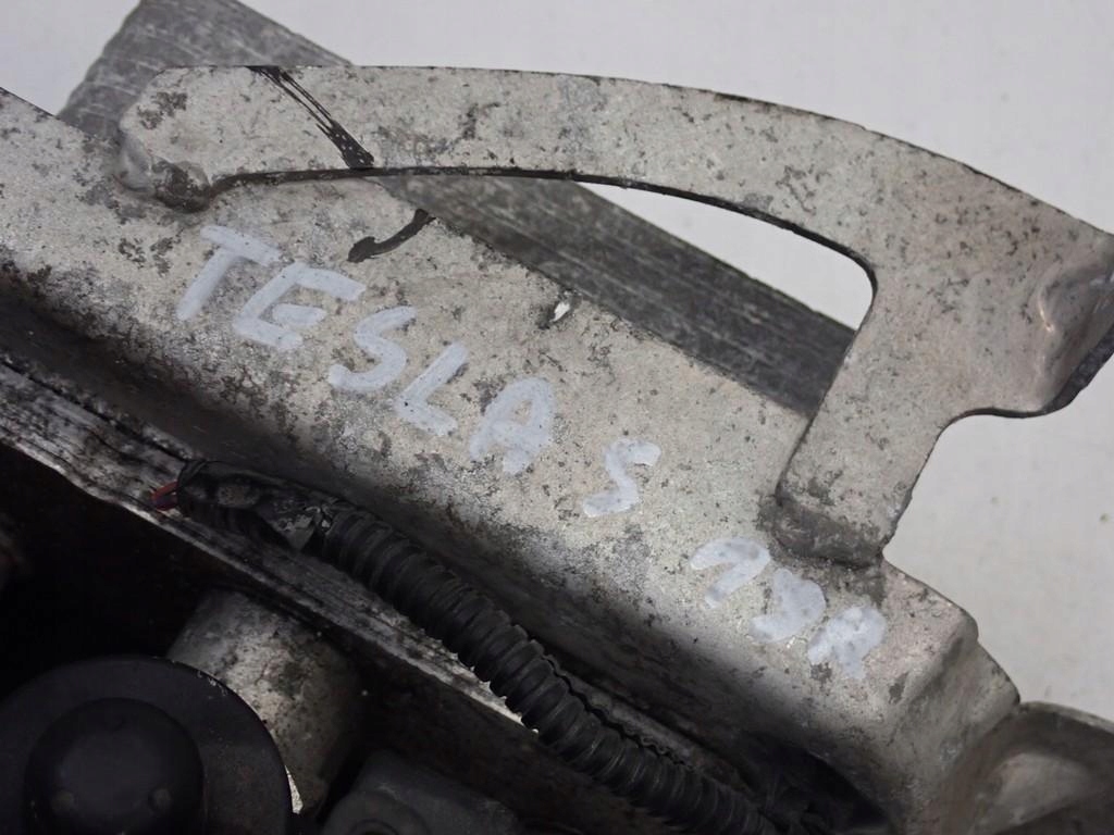 Радіатор води теплообмінник тепла 1037357-00-f tesla model s l2s 18r Київ