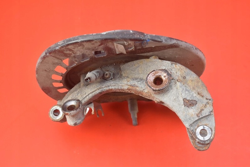 фото №6, Поворотний кулак права задня audi q7 4l 3.0 tdi 07r