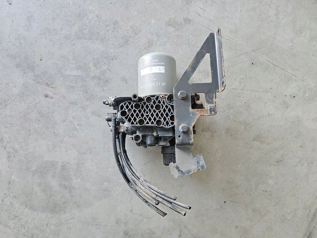 фото №1, Клапан осушитель apm mercedes actros atego antos euro6 a001441964 el2209