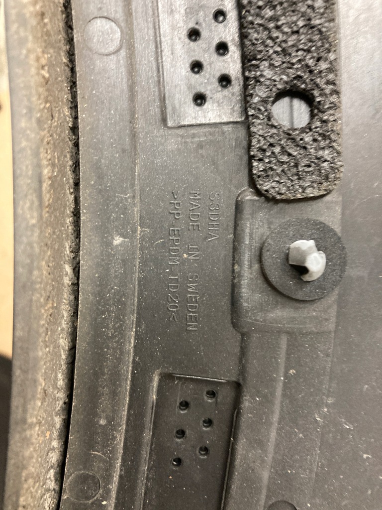 фото №11, Volvo v90 ii молдинг na крыло задний правый orygi.