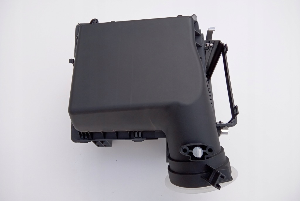 Корпус фільтр повітря infiniti q30 qx30 mercedes Зі Шроту