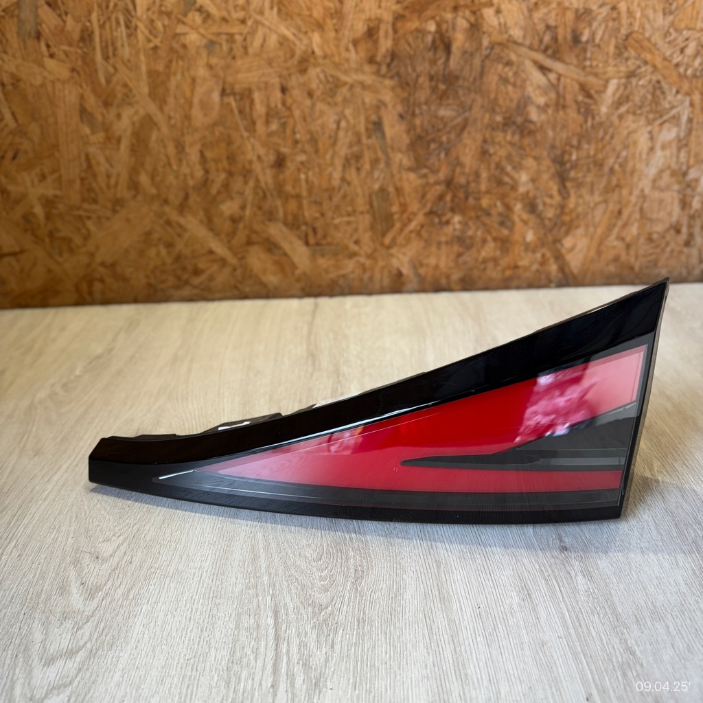 фото №1, Лампа задняя левая крышки kia sportage v 92403r2000