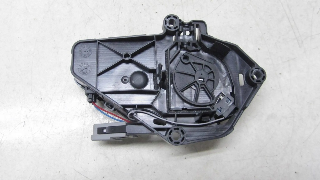 фото №4, Volvo xc60 доводчик кришки 30784562 08-13