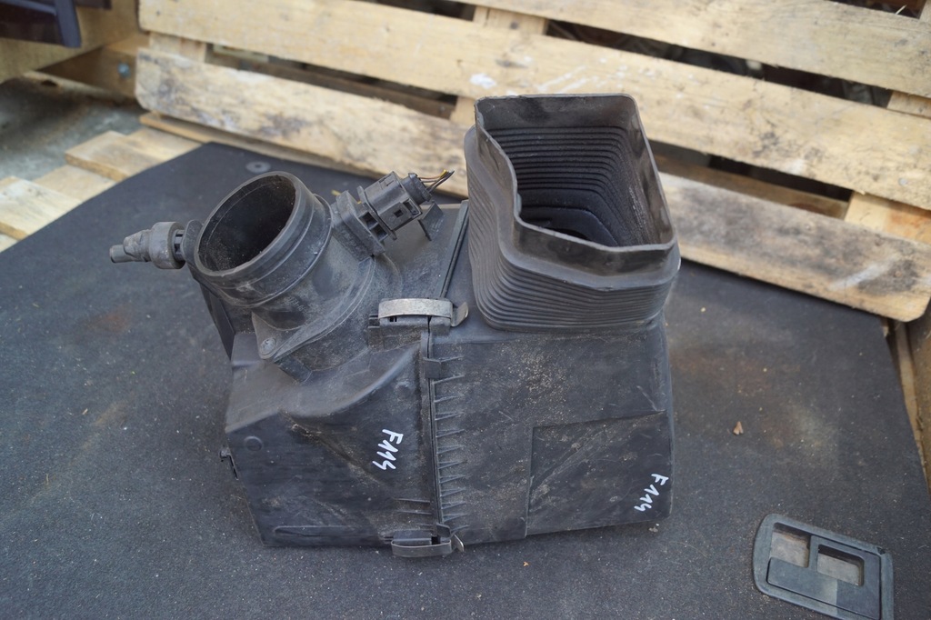 фото №6, Audi оригінальний номер 4f0133835ah корпус фільтра повітря