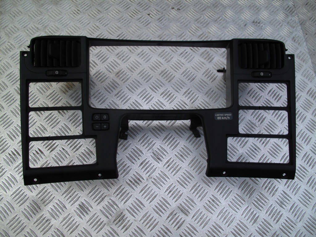 фото №2, Панель рамка корпус приборы счетчик scania r