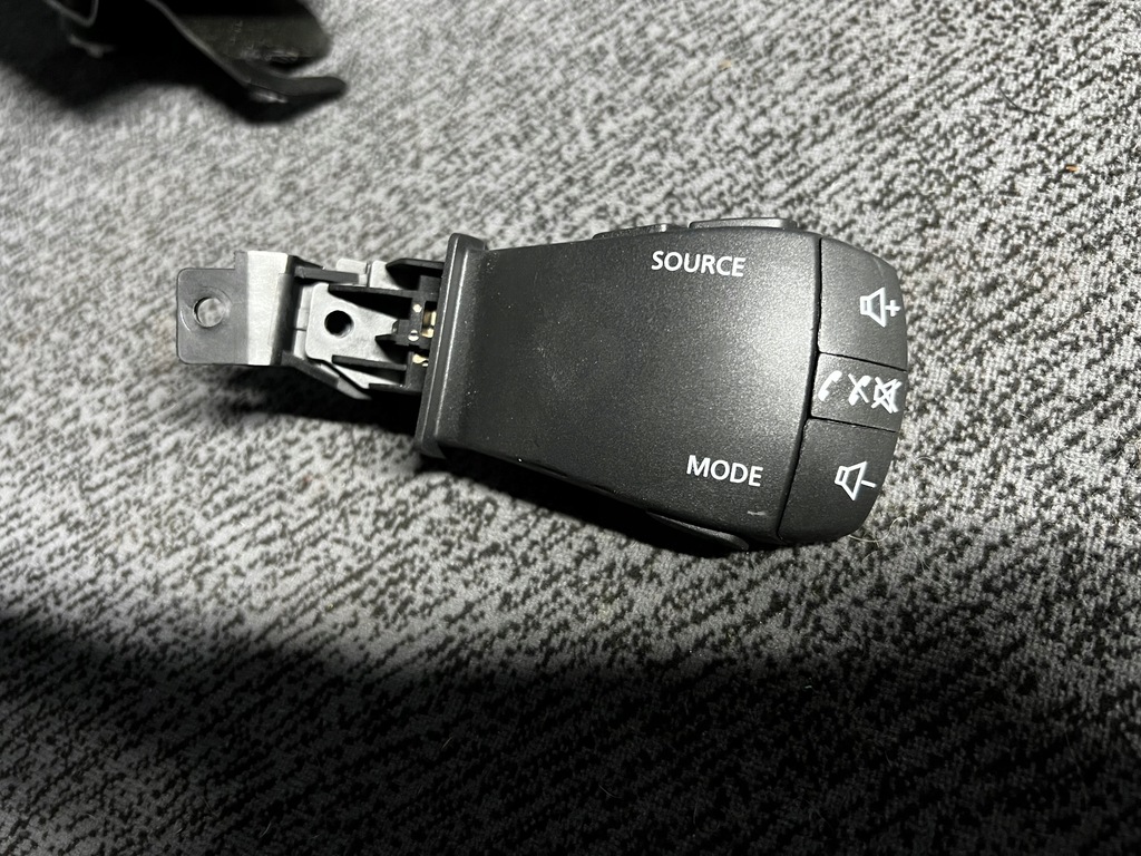 фото №1, Dacia sandero iii 21r управление радио 255522187r