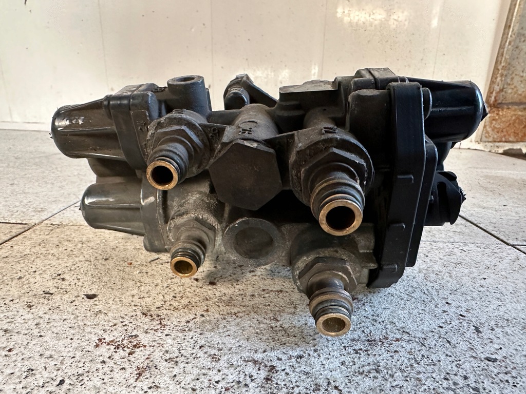 фото №5, Клапан осушитель воздуха iveco stralis hi-way s-way 5802223716 9325050030