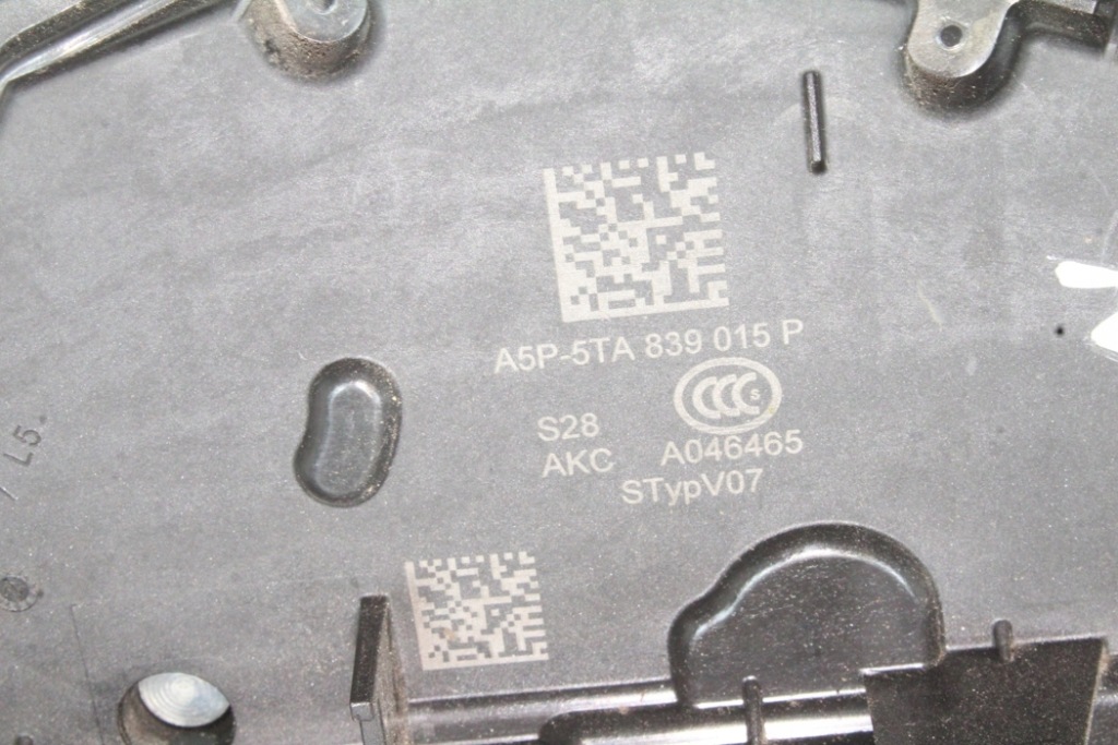 фото №7, Замок задніх лівих двері vw id.3 e11 5ta839015p electric 107kw 2022