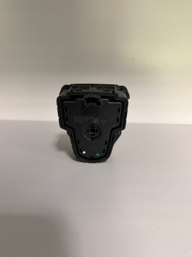 Купить Кнопка панель управление 13310066 opel insignia