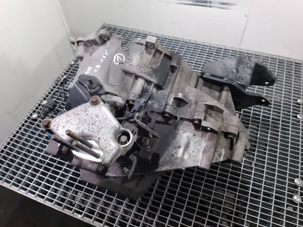 фото №1, Коробка передач передач механічна volvo v40 95-04 01023766