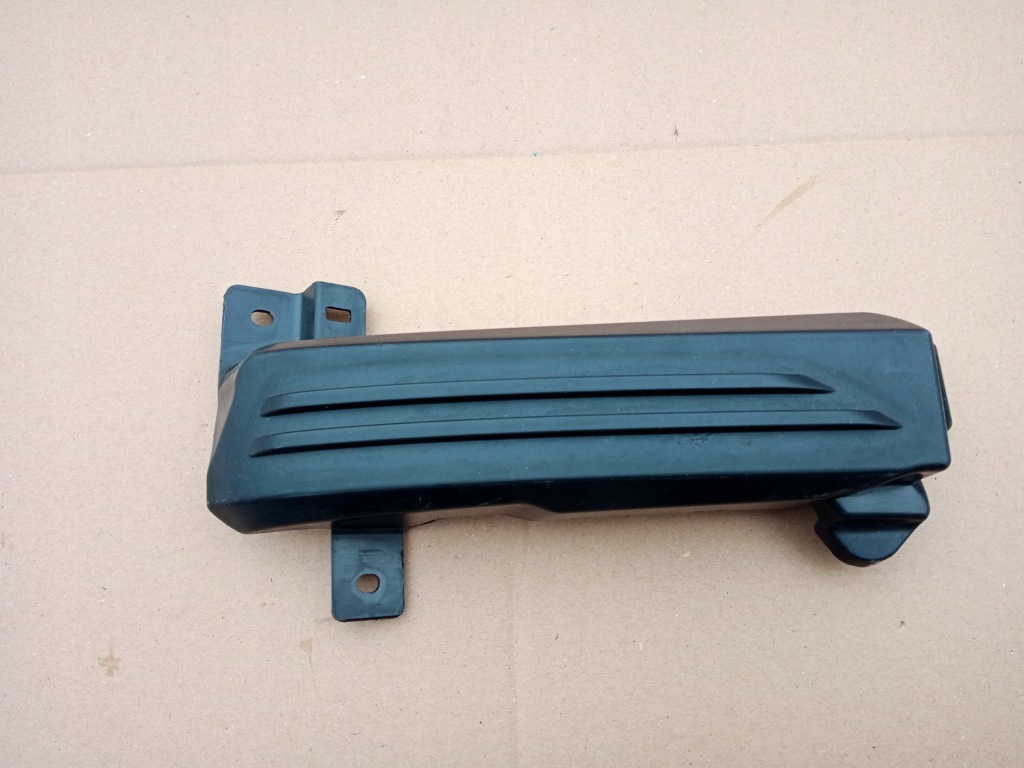 Купити Bmw f40 права решітка заглушка протитуманної фари