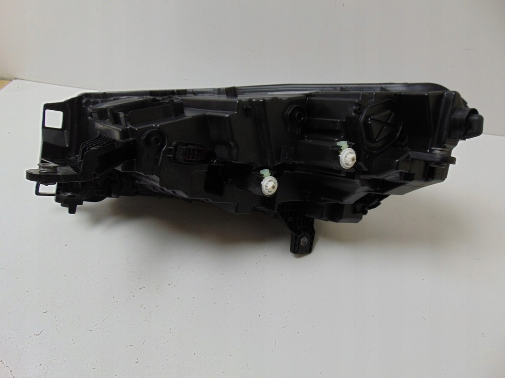 фото №12, Лампа правая перед skoda enyaq 5lb941016f europa