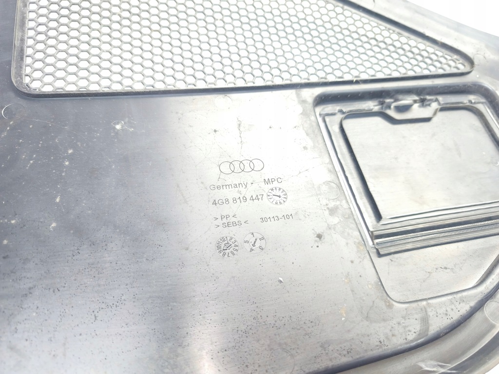 фото №7, Жабо пластиковий audi a7 4g8819447e uk